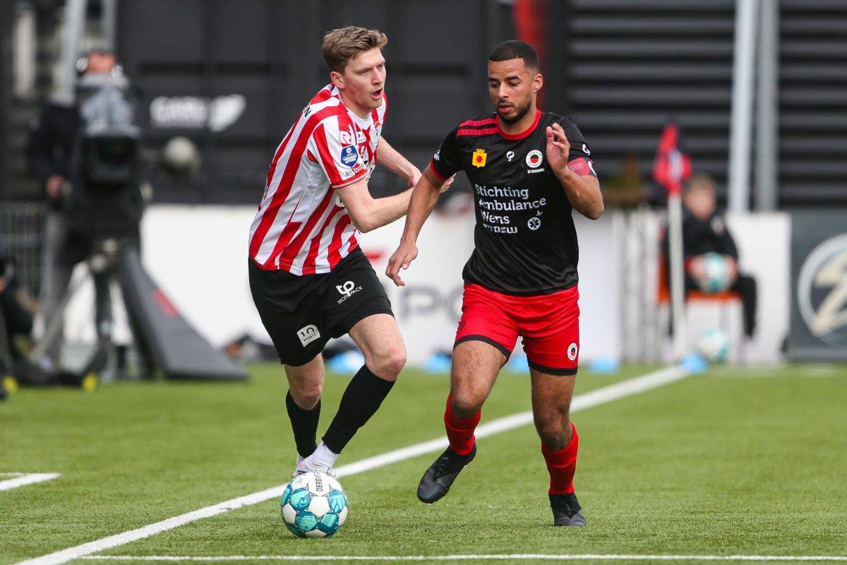 更向人们展 更向人们展