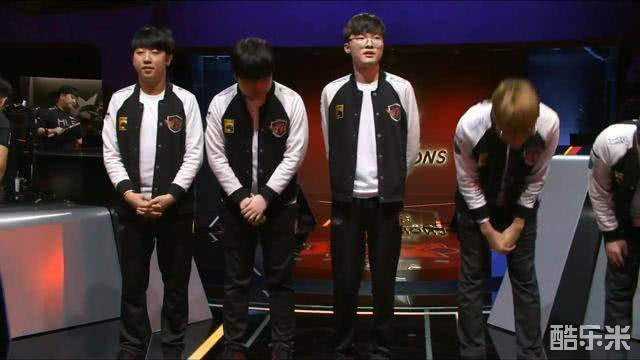 在这样的背 在这样的背