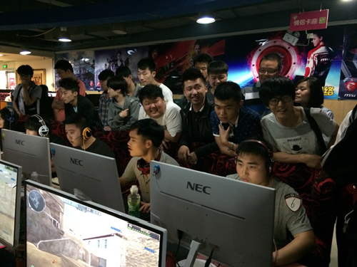 赛场夺冠 赛场夺冠