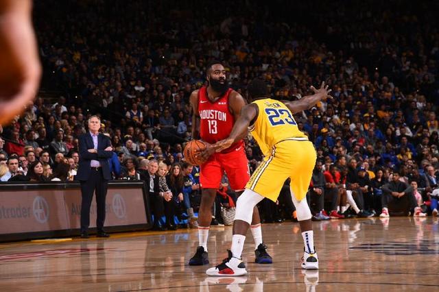 踢脚被支配 踢脚被支配