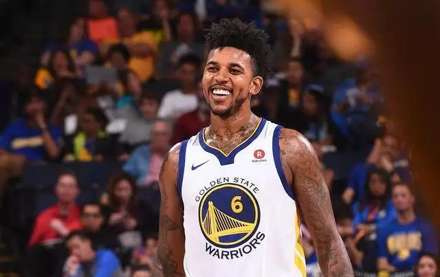 再负灰熊 再负灰熊